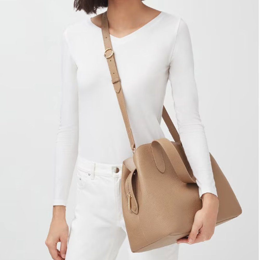 Cuyana Zippered Satchel in Cappuccino Pebbled Leather